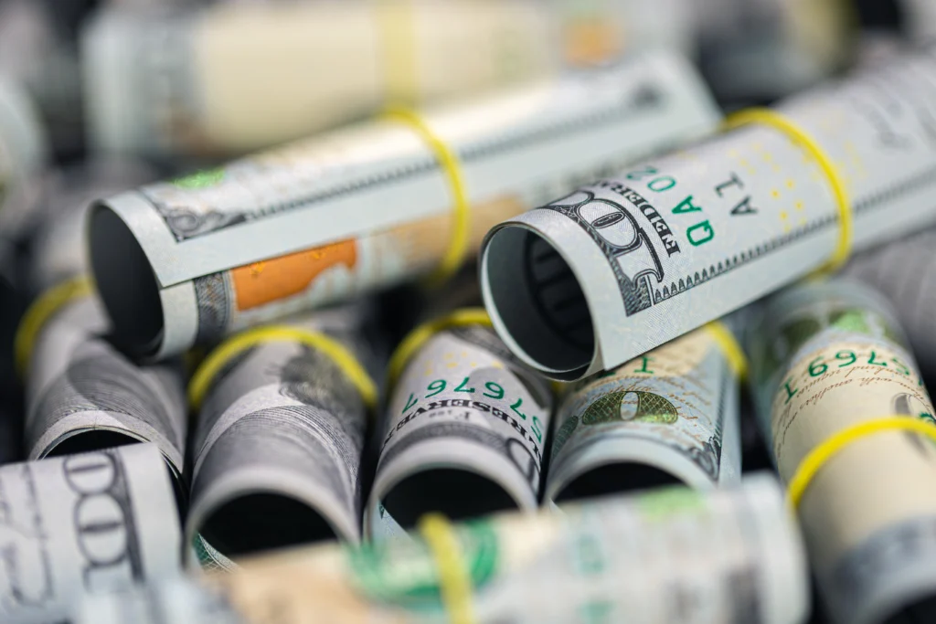 Banconote da 100 euro in primo piano, simbolo del capitale circolante bloccato nel cash flow di una PMI in crescita